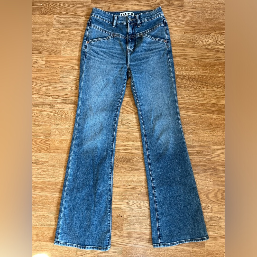 DAZE Denim Go-Getter High Rise Flare Jeans in Groove Size 25